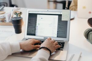 How to Keep Your Emails Under Control Every Day