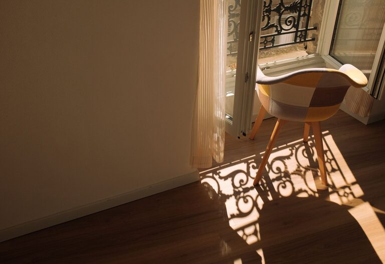 Quick Ideas to Brighten a Dark Room