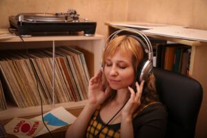 How to Create a Relaxing Playlist for Peaceful Evenings